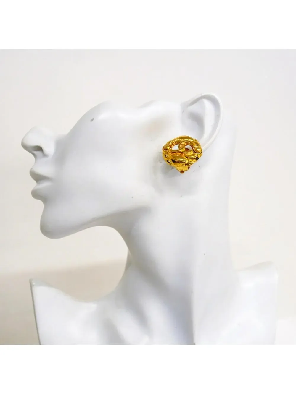 Chanel Cc Logo Circle Clip-On Earrings #299402C71B